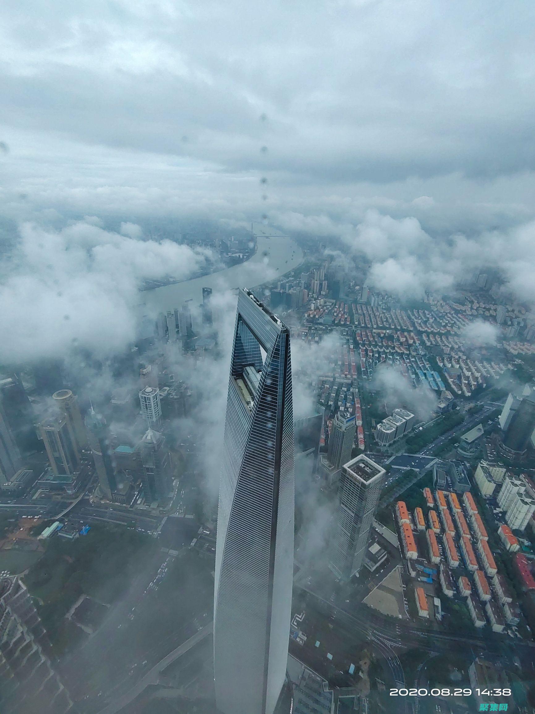 大厦中的幽魂：深圳中银大厦灵异事件的详尽分析 (大厦中的幽魂图片)