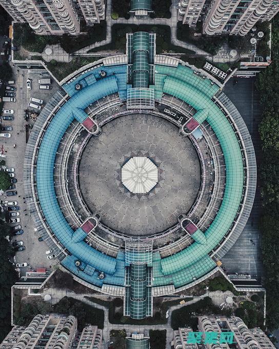 广州荔湾广场灵异大揭秘：亲历者的惊魂故事 (广州荔湾广场灵异事件)